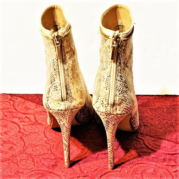 THALIA SODI 'Lynda' Snakeskin Zipper Heel Booties - Picture 4 of 9